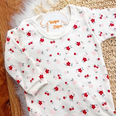  CONJ. DE MALHA 3 PEÇAS - Flores Bordadas e Gola Gripyr - Off White e Vermelho